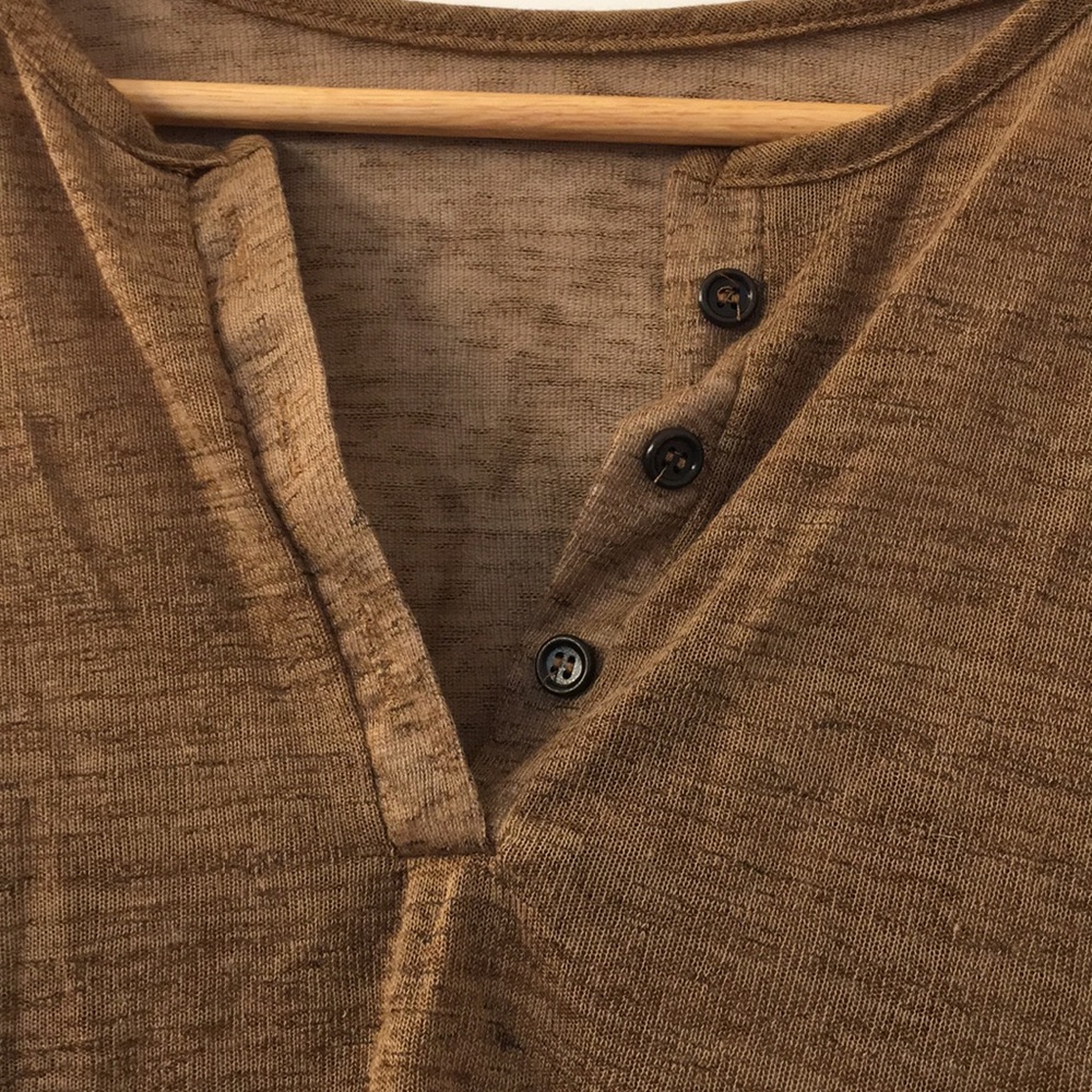 NWOT Three-button blouse - Picture 3 of 4